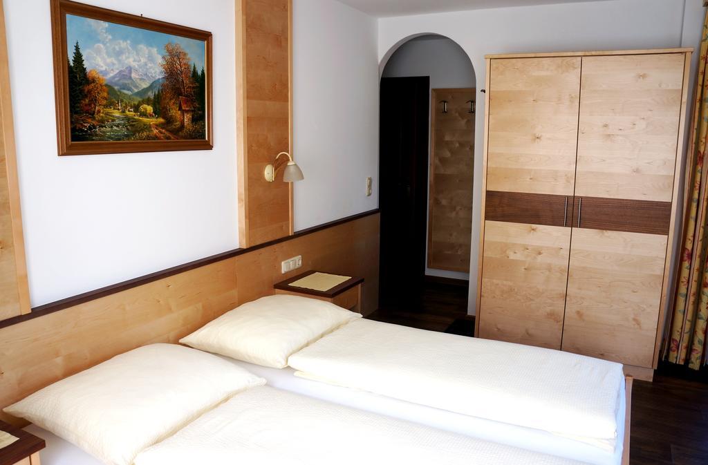 Roasnerhof Apartman Finkenberg Szoba fotó