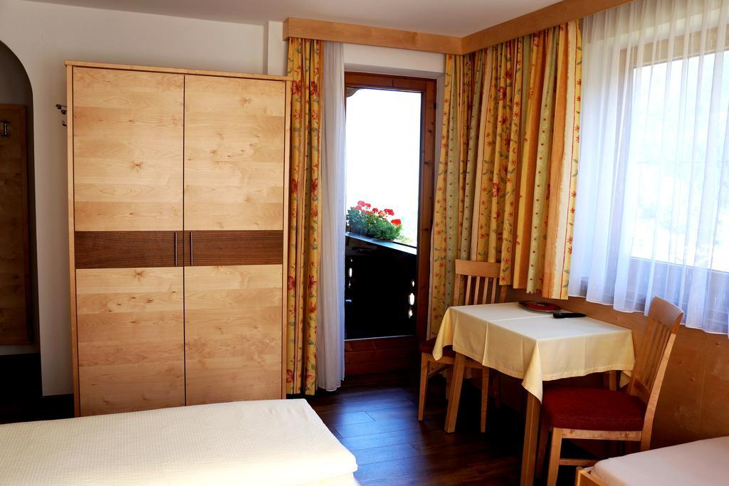 Roasnerhof Apartman Finkenberg Szoba fotó